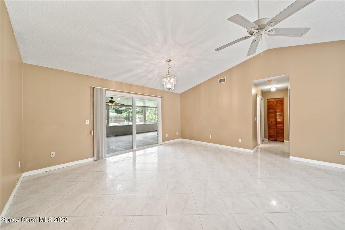 789 Rostock Circle Northwest Palm Bay, FL 32907 - Photo 10 of 34 Great/Family Room