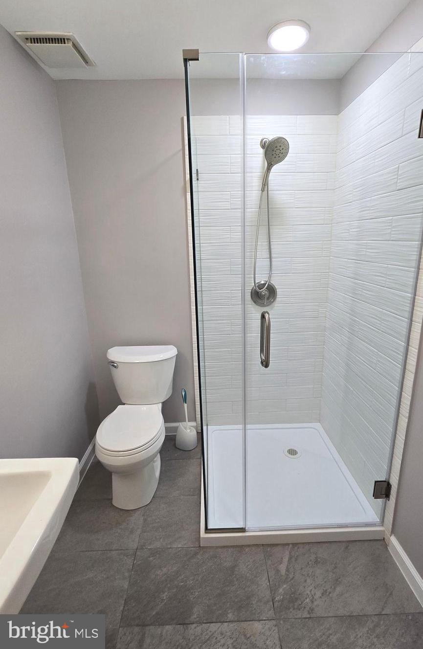 5987 Clerkenwell Court Burke, VA 22015 - Photo 34 of 41 Basement Bathroom