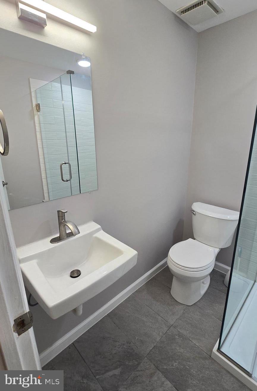 5987 Clerkenwell Court Burke, VA 22015 - Photo 35 of 41 Basement Bathroom