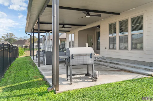 $365,000 | 43306 Pond View Drive, Prairieville, LA 70769