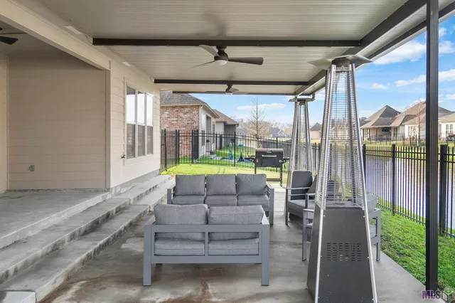 $365,000 | 43306 Pond View Drive, Prairieville, LA 70769