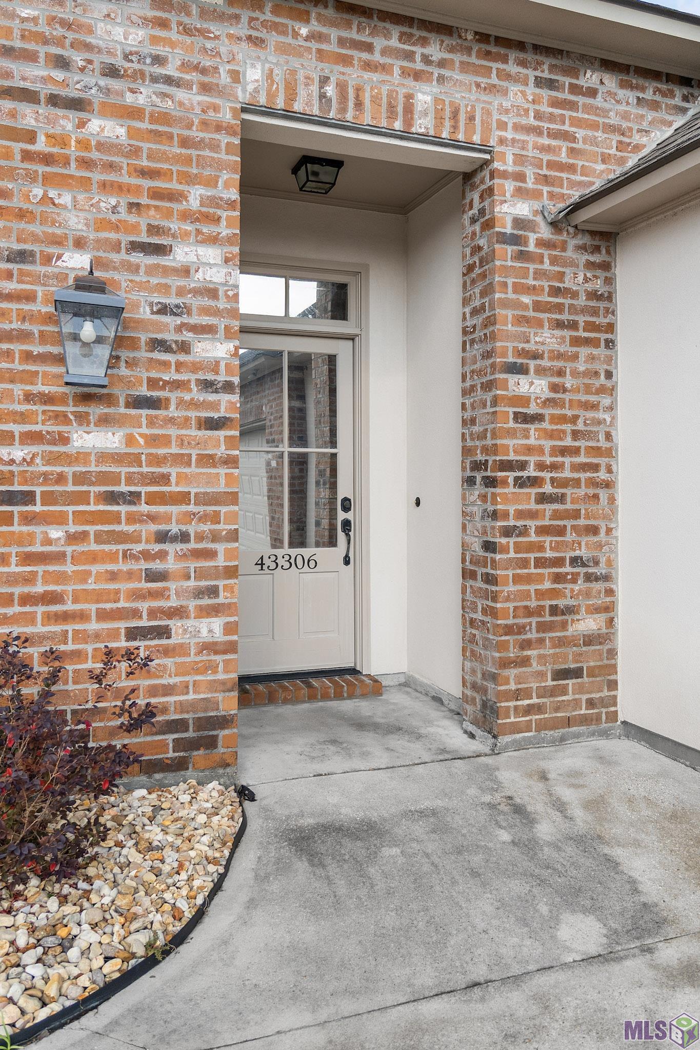 43306 Pond View Drive Prairieville, LA 70769 - Photo 5 of 35