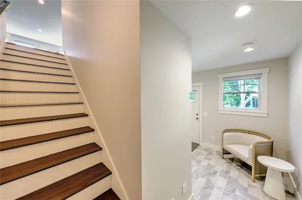 $3,500 | 137 Rosebriar Avenue, South Kingstown, RI 02879