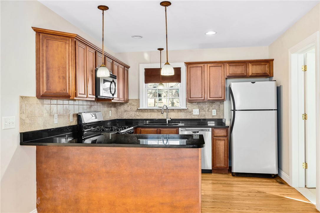 58 Sutton Street, Unit 4 Providence, RI 02903 - Photo 13 of 31