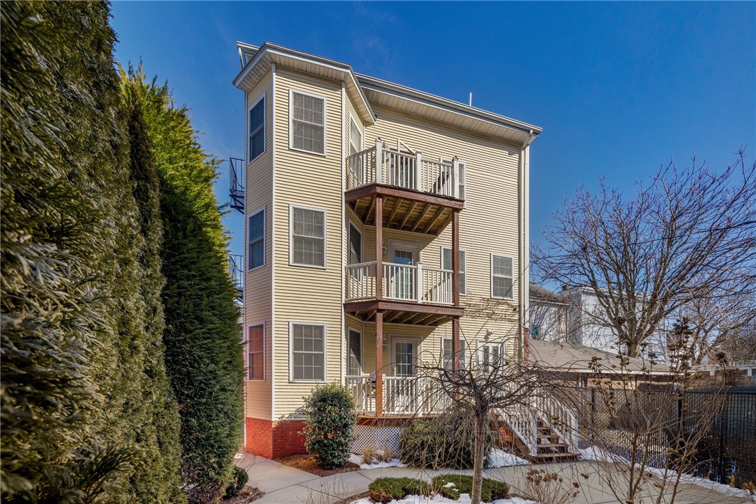 58 Sutton Street, Unit 4 Providence, RI 02903 - Photo 4 of 31