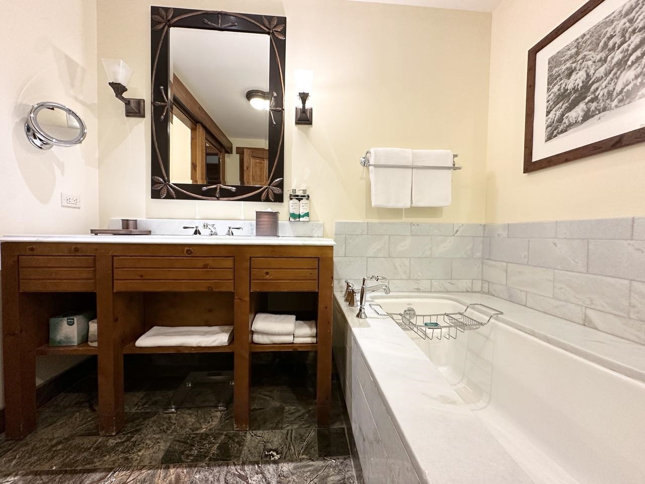 7412 Mountain Road, Unit 301 Stowe, VT 05672 - Photo 10 of 30 Gallery Image 10