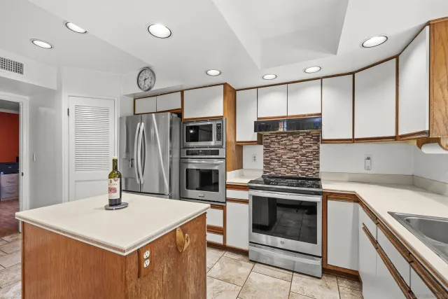 $1,700,000 | 4545 Benhurst Avenue, San Diego, CA 92122