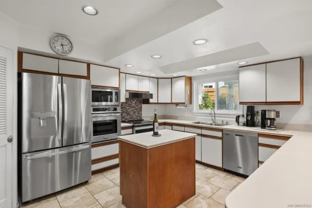 $1,700,000 | 4545 Benhurst Avenue, San Diego, CA 92122