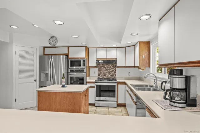 $1,700,000 | 4545 Benhurst Avenue, San Diego, CA 92122