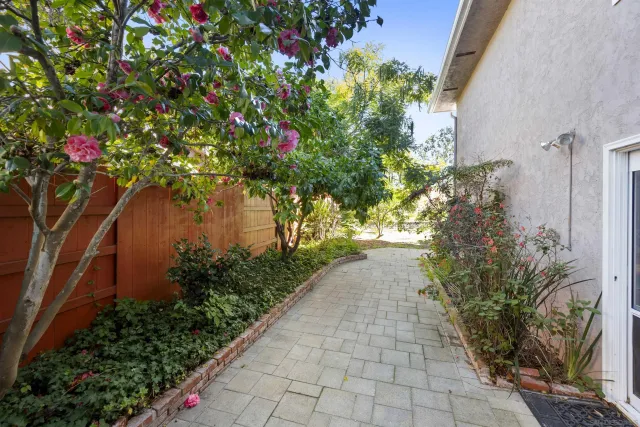 $1,700,000 | 4545 Benhurst Avenue, San Diego, CA 92122