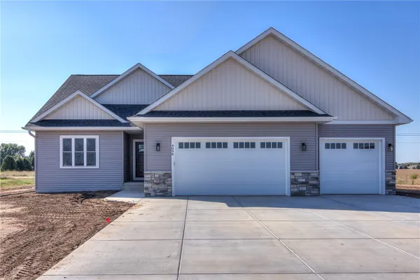 $586,000 | 6006 Fuji Lane, Eau Claire, WI 54701