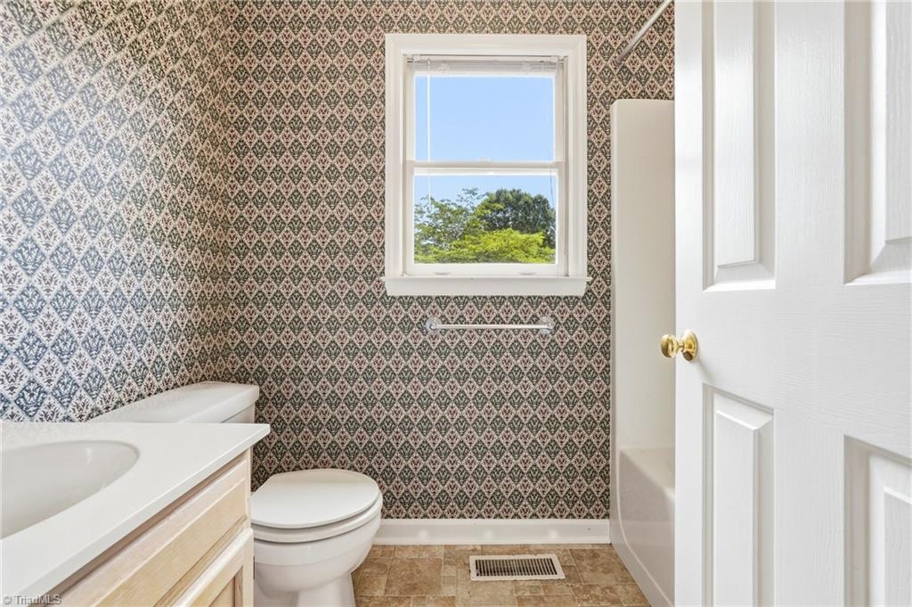 4331 Kinnamon Road Winston-Salem, NC 27103 - Photo 39 of 46