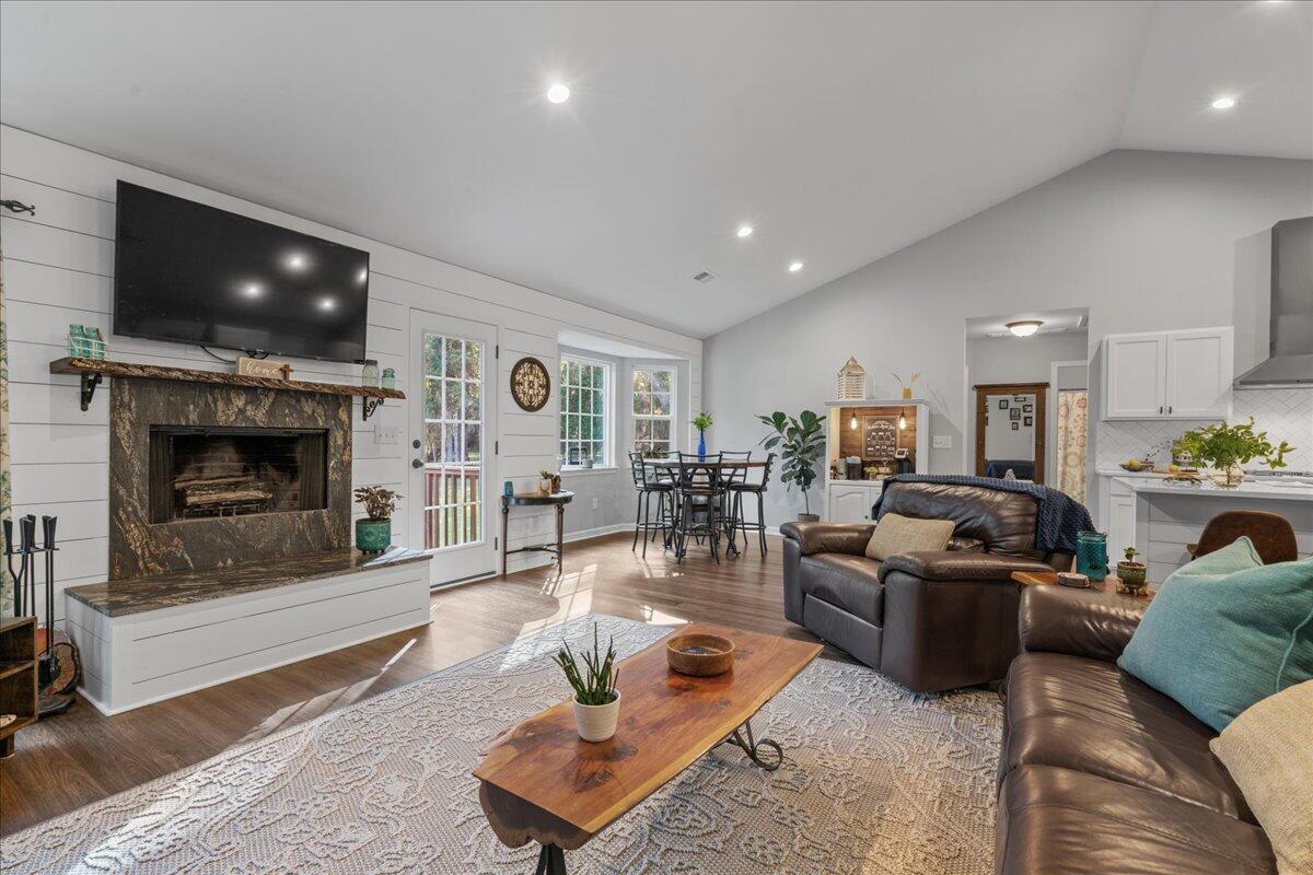 8357 Chisolm Plantation Road Edisto Island, SC 29438 - Photo 12 of 73 27-SNY00762