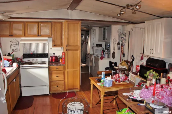 $129,900 | 6752 South US 45 Road, Brookport, IL 62910