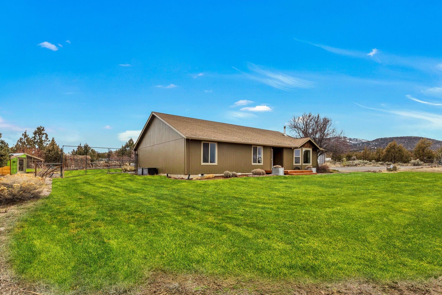 6912 Southwest Valley View Road Powell Butte, OR 97753 - Photo 25 of 39 6912 SW Valley View 27