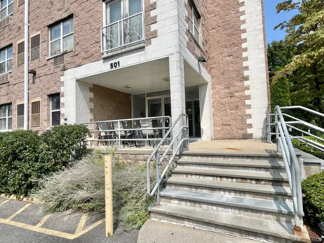 $2,295 | 501 North Barry Avenue, Unit 1K, Mamaroneck, NY 10543