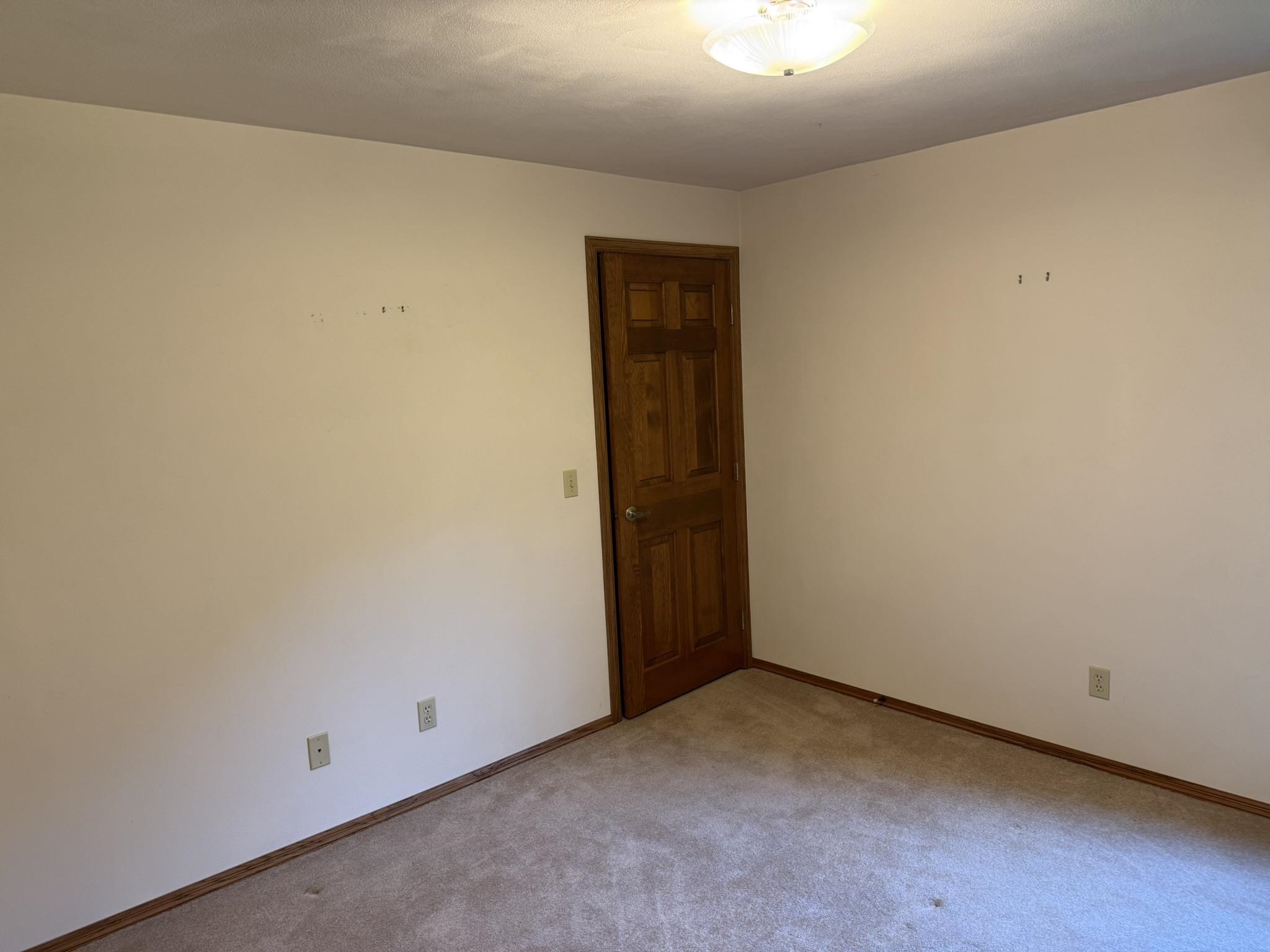 1864 Imperial Road Oshkosh, WI 54904 - Photo 13 of 25