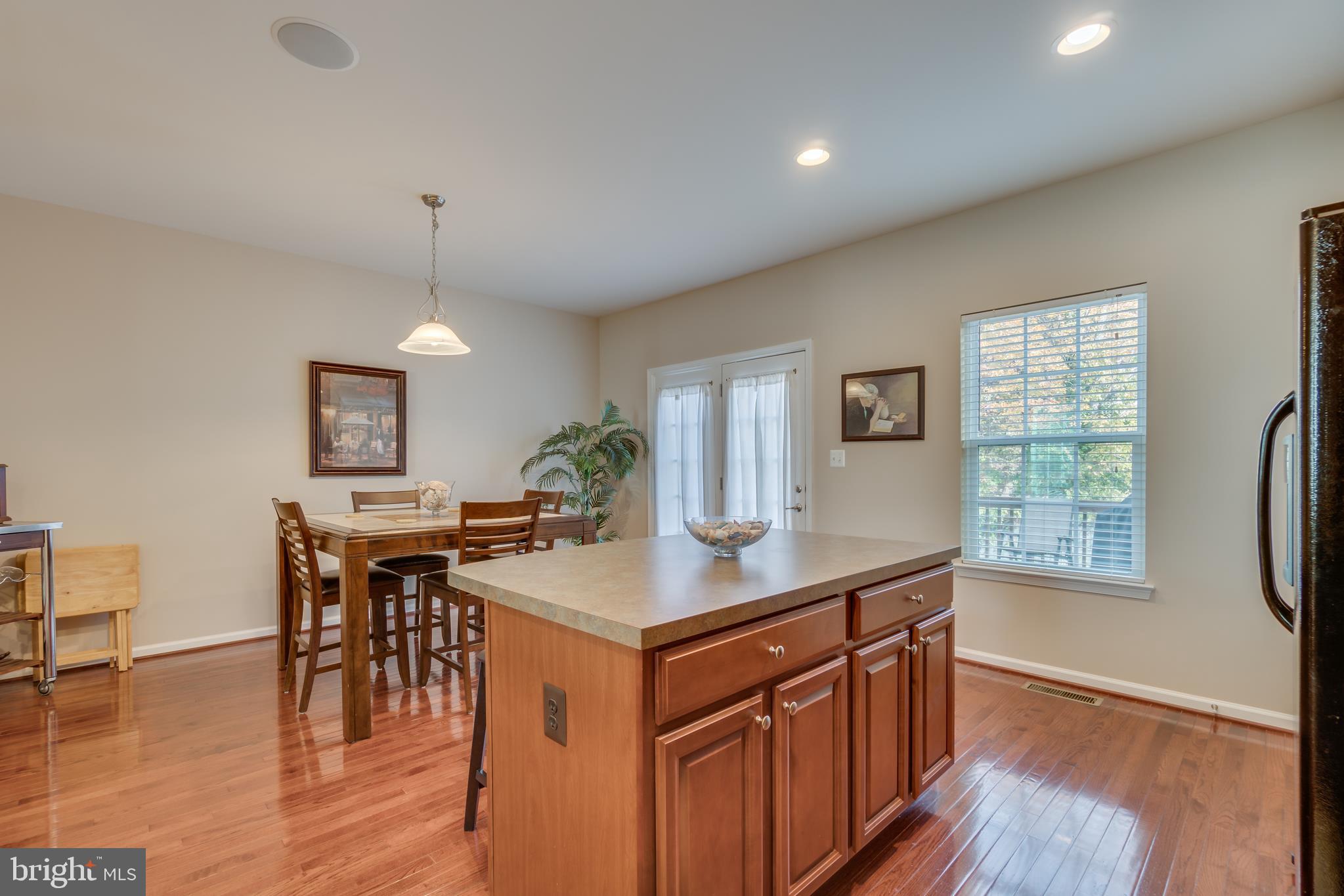 405 Alba Road Fredericksburg, VA 22405 - Photo 6 of 29 BREAKFAST / TABLE AREA