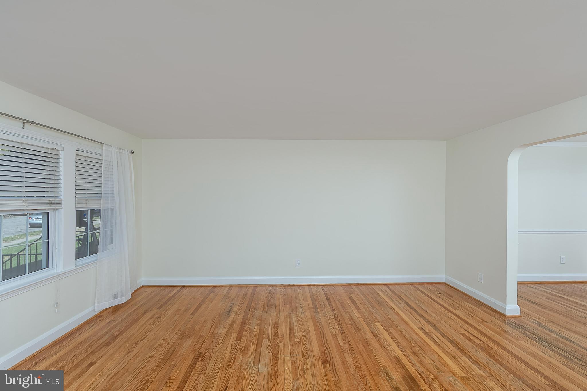 1838 Glen Ridge Road Baltimore, MD 21286 - Photo 6 of 34 Living Room