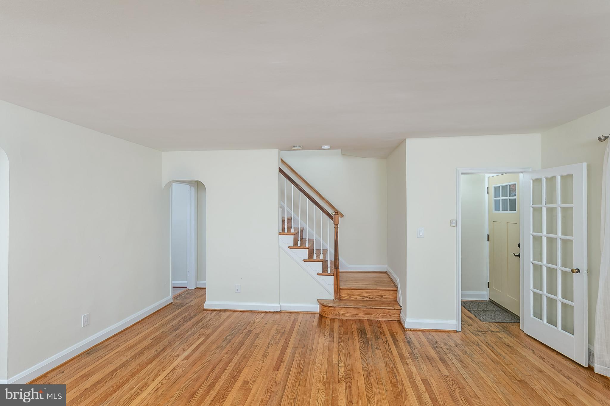 1838 Glen Ridge Road Baltimore, MD 21286 - Photo 8 of 34 Living Room
