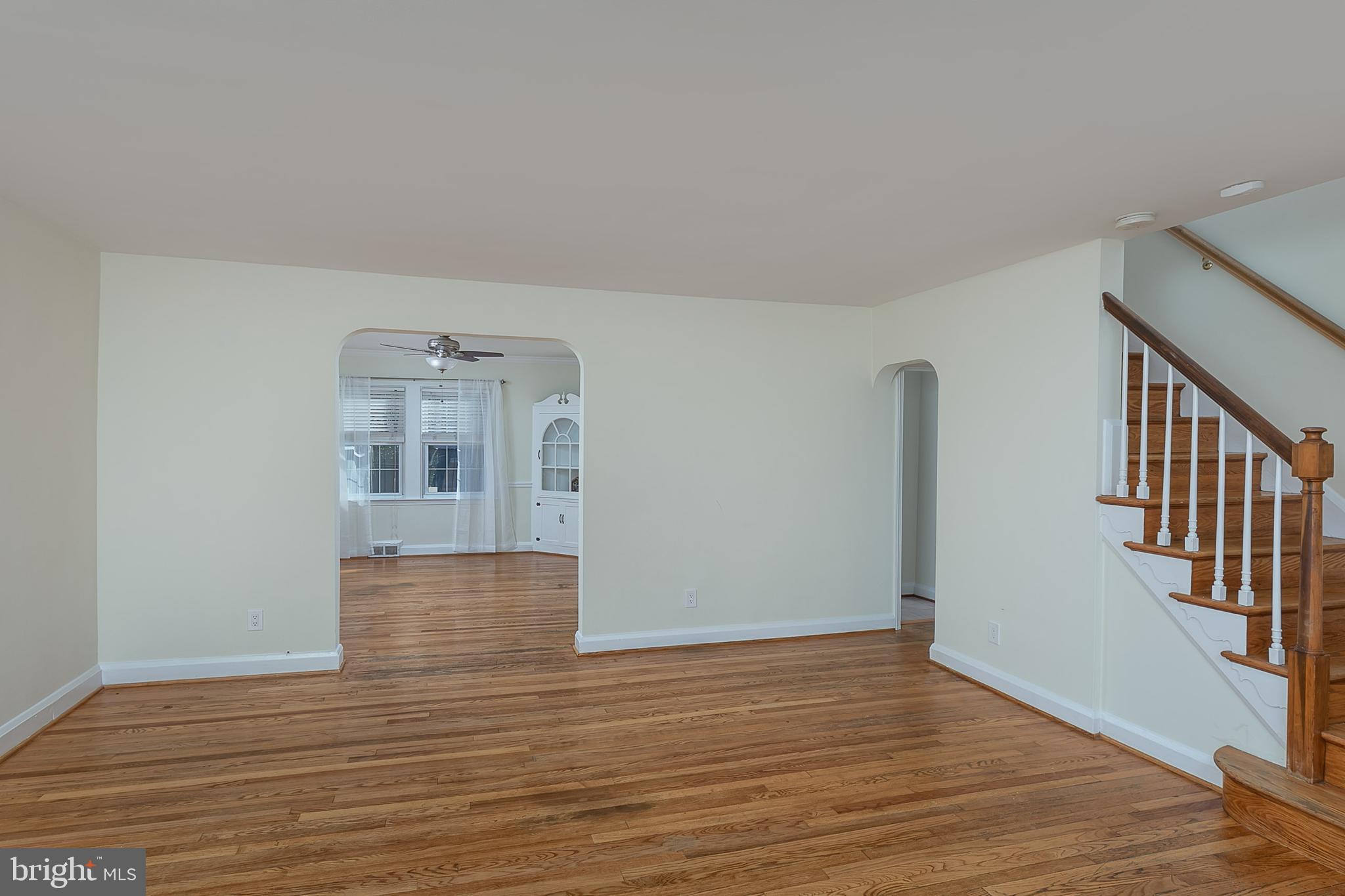 1838 Glen Ridge Road Baltimore, MD 21286 - Photo 9 of 34 Living Room