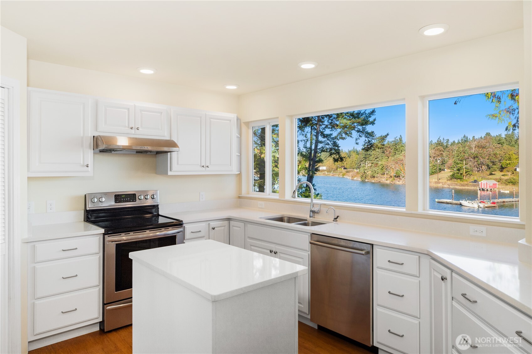 1597 Griffith Point Road Nordland, WA 98358 - Photo 6 of 34