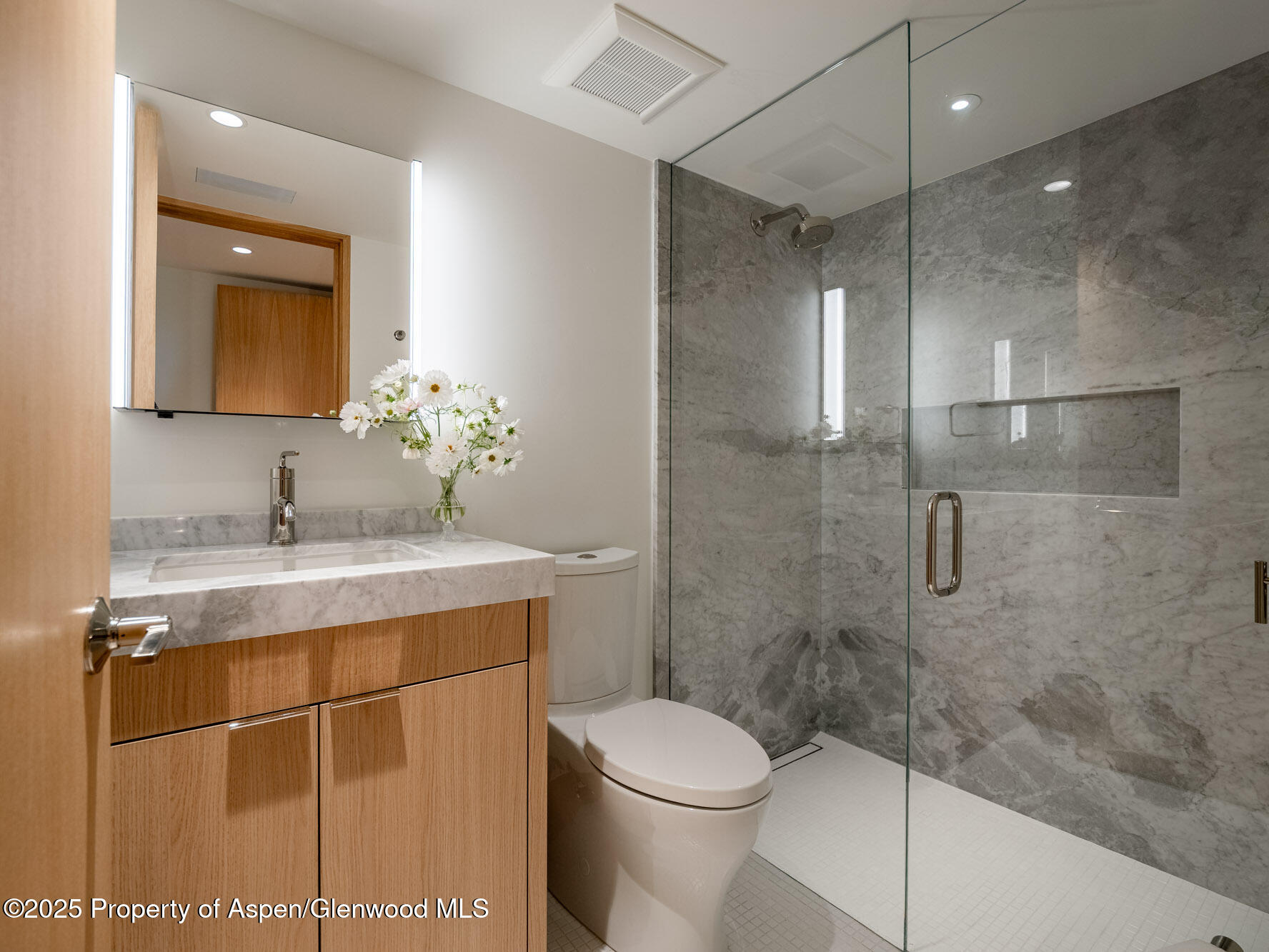 51 Roaring Fork Drive Aspen, CO 81611 - Photo 28 of 30 Guest En-Suite Bathroom