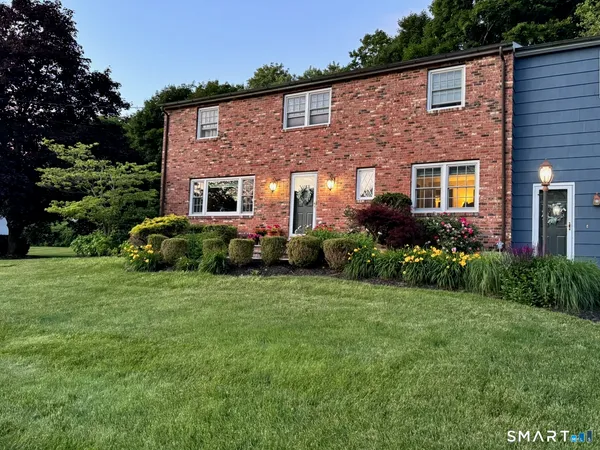 $675,000 | 100 Rolling Ridge Road, Hamden, CT 06518