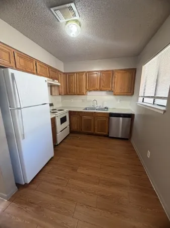 $825 | 139 Elm Drive, Unit 302, Lockhart, TX 78644