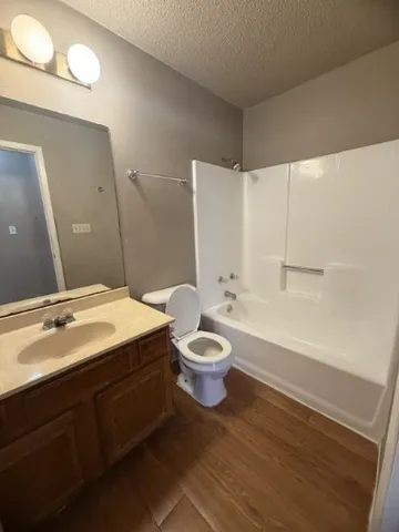 $925 | 139 Elm Drive, Unit 302, Lockhart, TX 78644