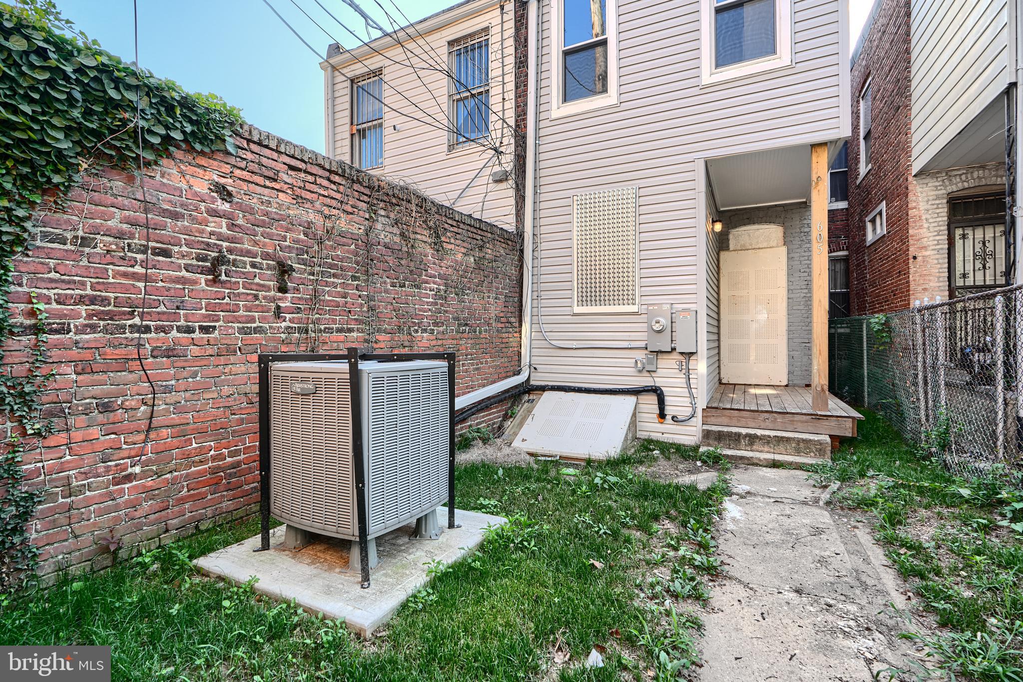 605 North Rosedale Street Baltimore, MD 21216 - Photo 29 of 34 Rear