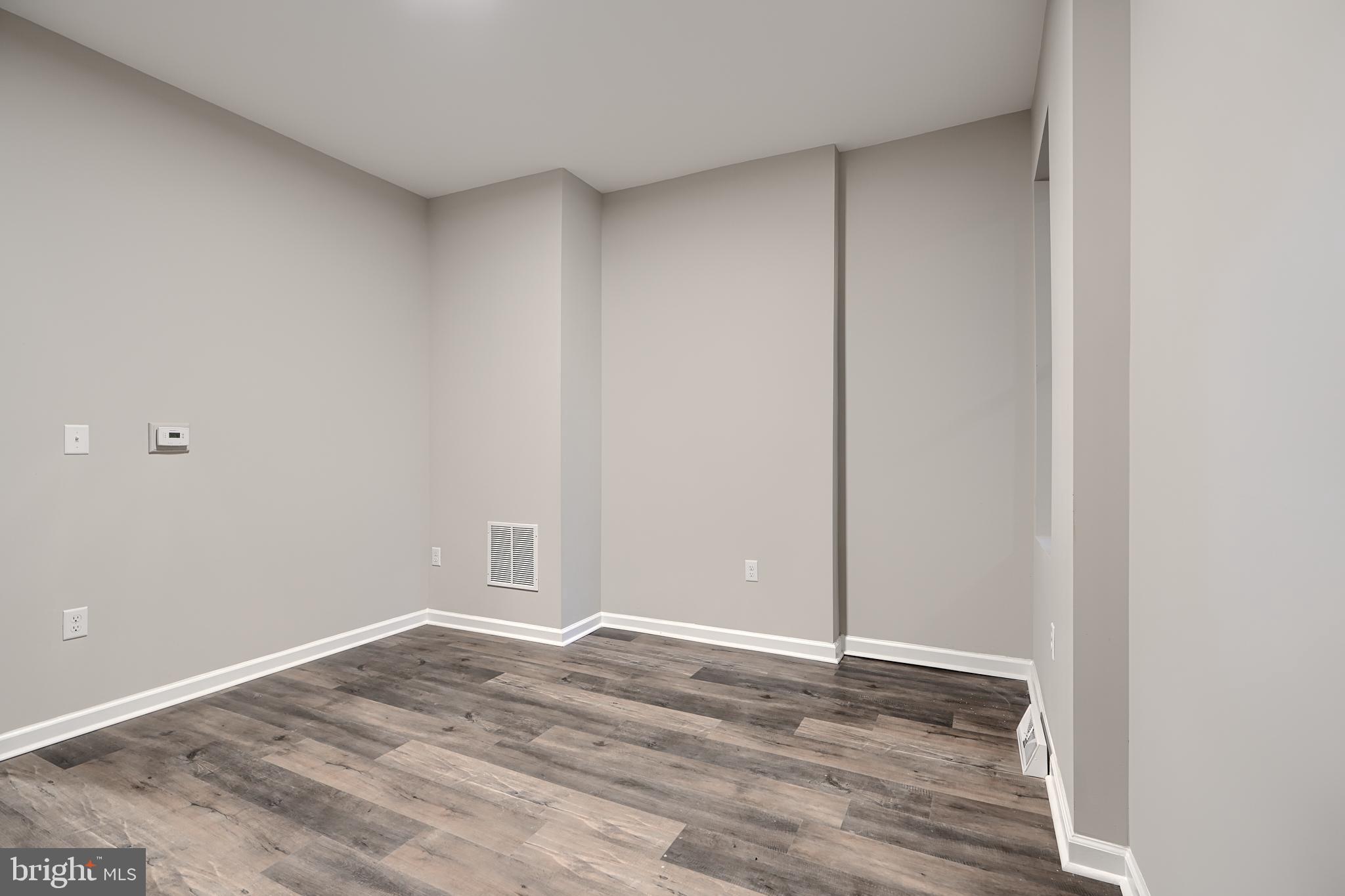 605 North Rosedale Street Baltimore, MD 21216 - Photo 9 of 34 interior