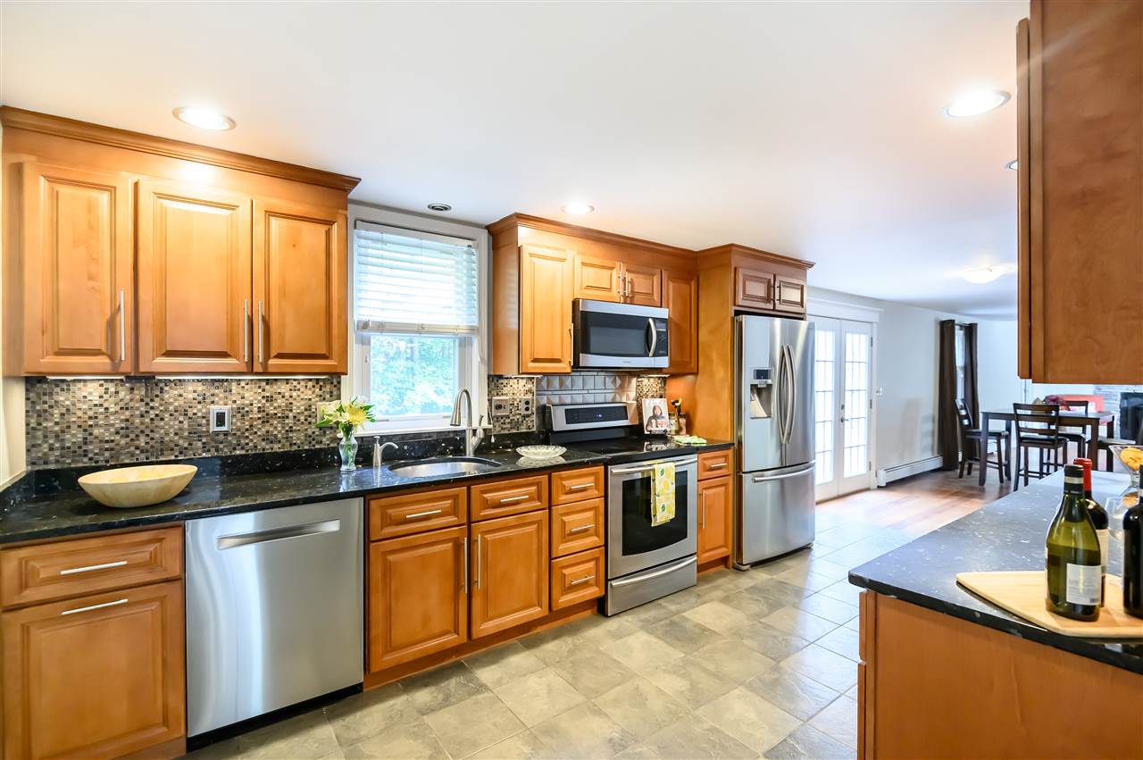14 Smith Corner Road Plaistow, NH 03865 - Photo 4 of 39 Gallery Image 4