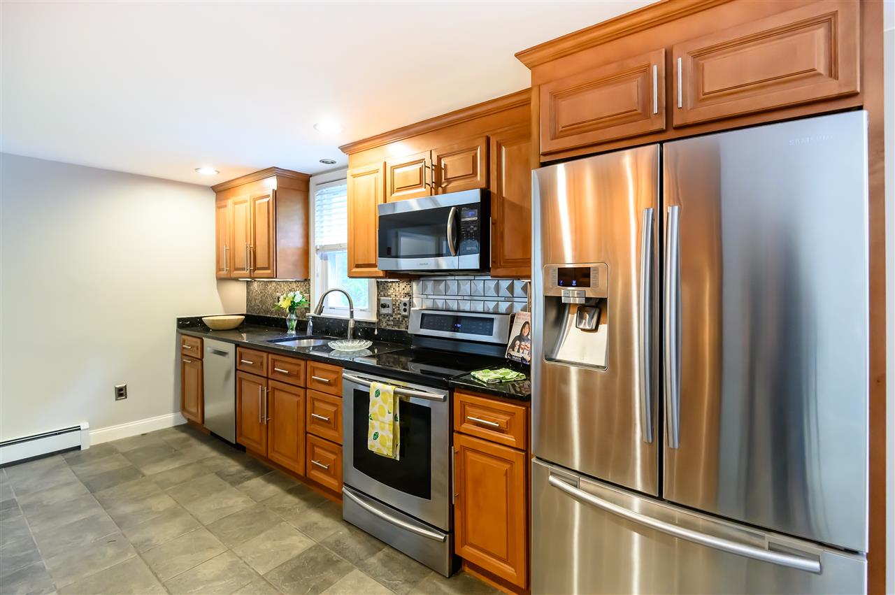 14 Smith Corner Road Plaistow, NH 03865 - Photo 5 of 39 Gallery Image 5