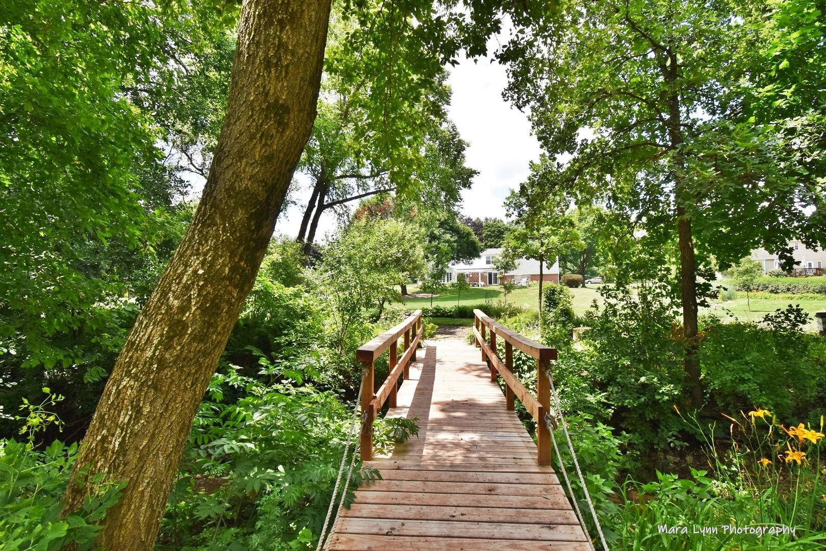 6-n143 Woodland Road St. Charles, IL 60175 - Photo 10 of 17 a view of an outdoor space