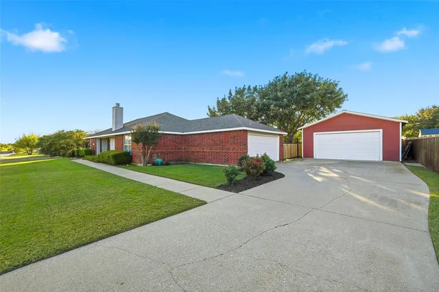 $380,000 | 1021 Scenic Drive, Justin, TX 76247