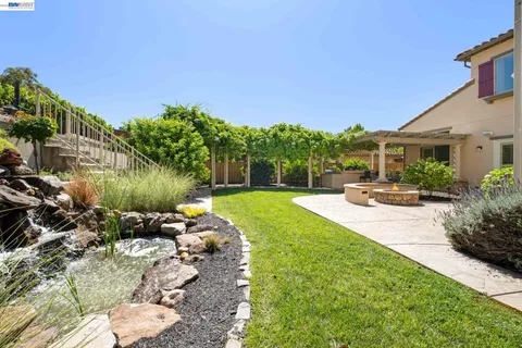 $3,488,800 | 387 Golden Grass Drive, Alamo, CA 94507