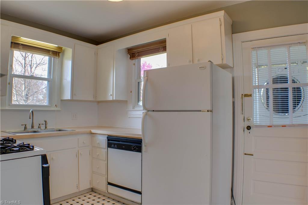 2125 Elgin Road Winston-Salem, NC 27103 - Photo 9 of 24 Gallery Image 9