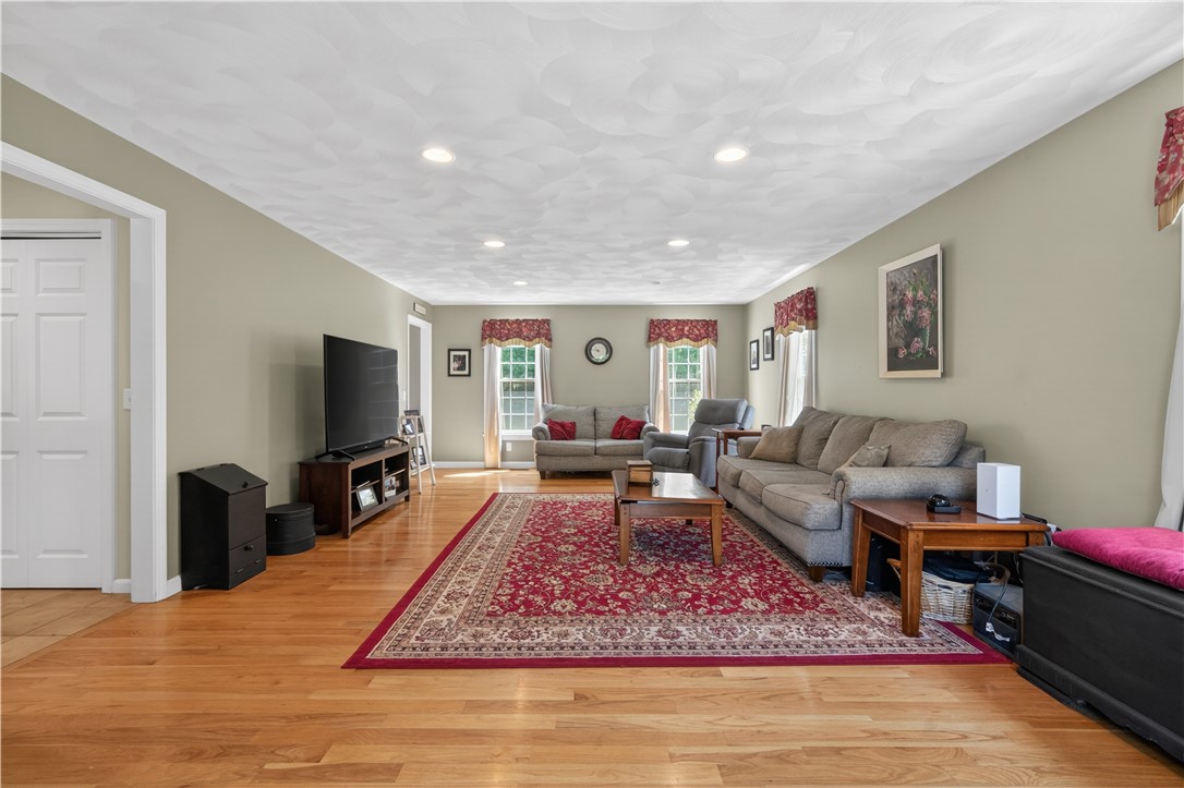 245 Jackson Schoolhouse Road Burrillville, RI 02859 - Photo 17 of 37