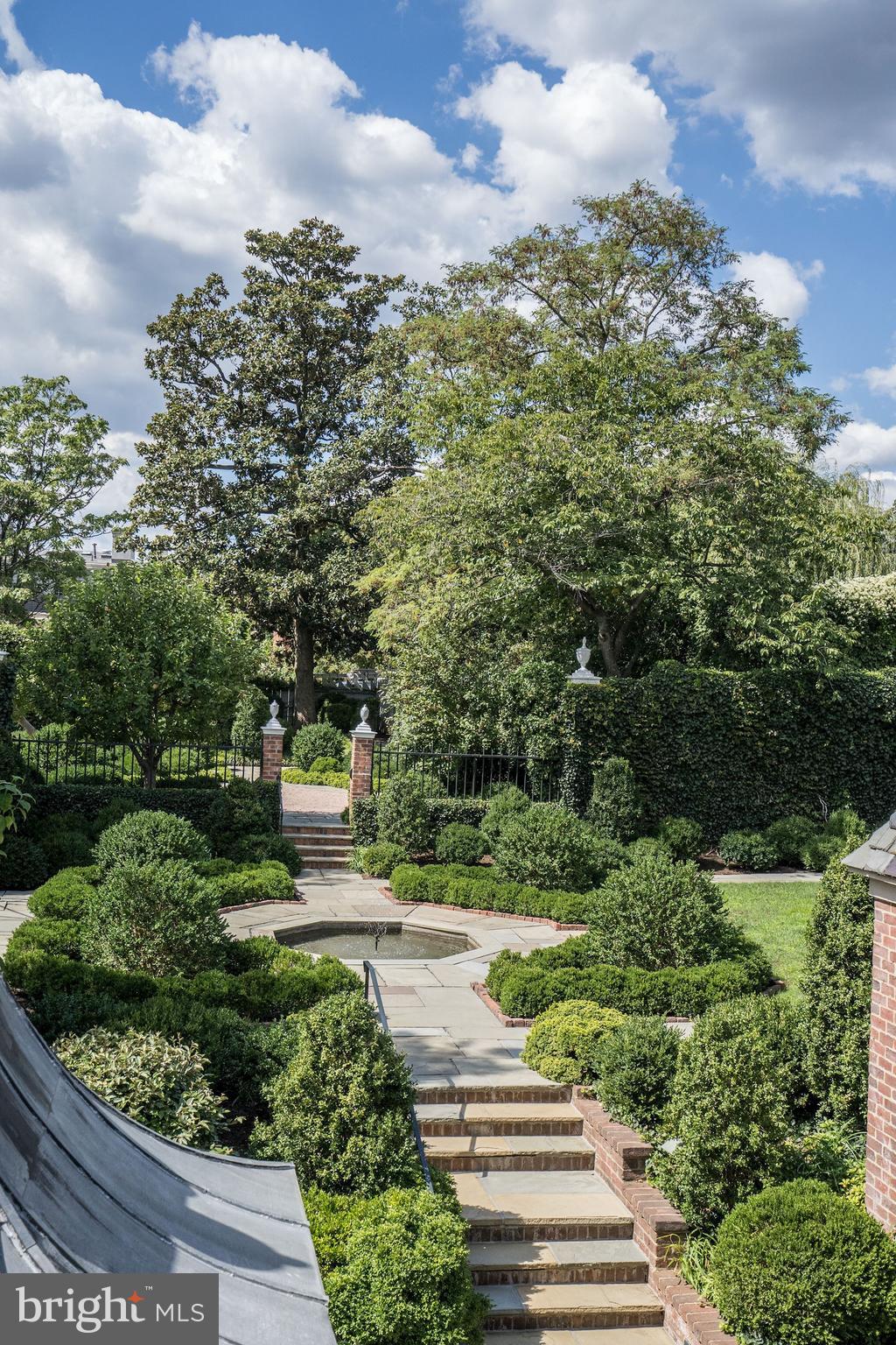 1224 30th Street Northwest Washington, DC 20007 - Photo 10 of 65 Gardens and Fountain