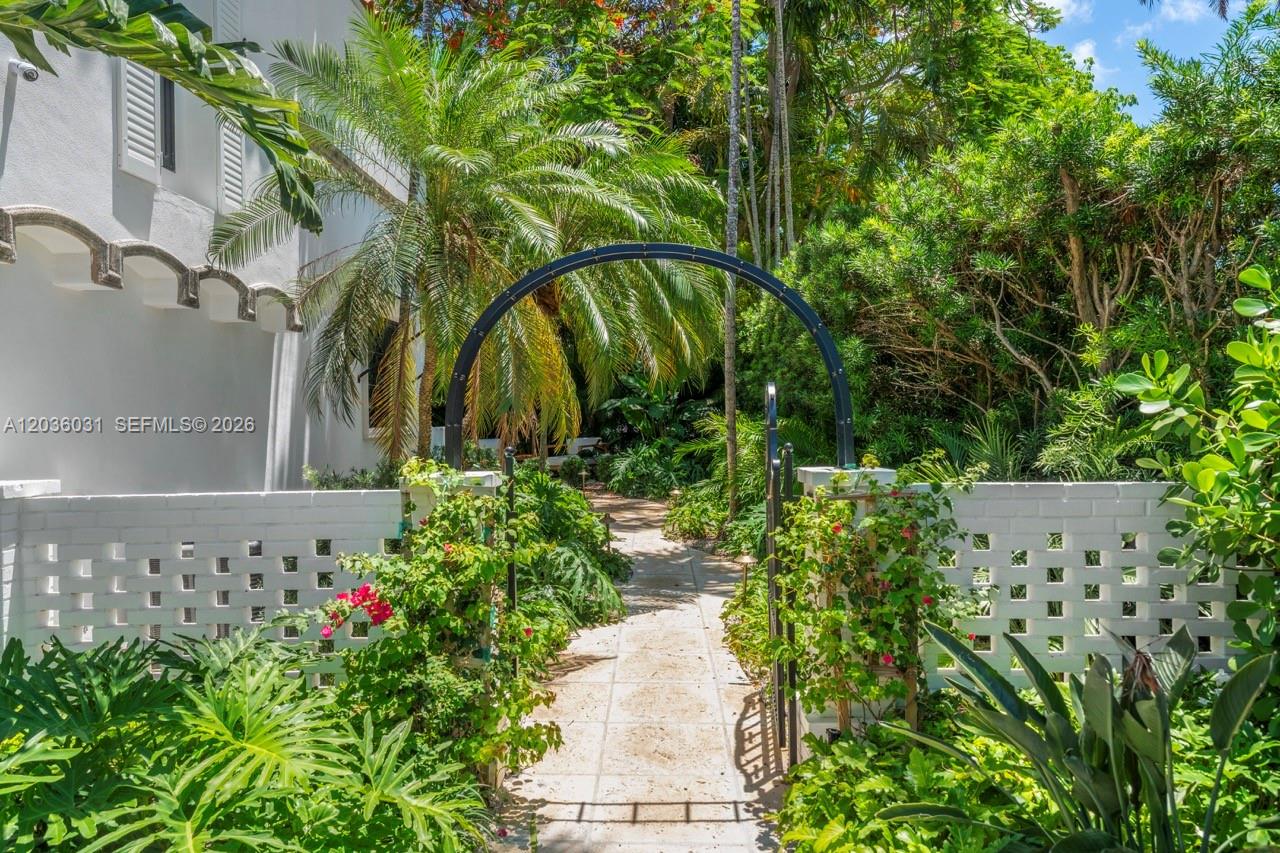 4727 North Bay Road Miami Beach, FL 33140 - Photo 63 of 64 Gallery Image 63