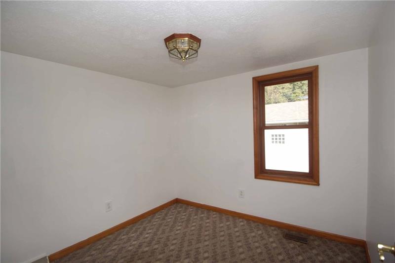 74 Mawhinney Road Cecil, PA 15321 - Photo 18 of 25 Gallery Image 18