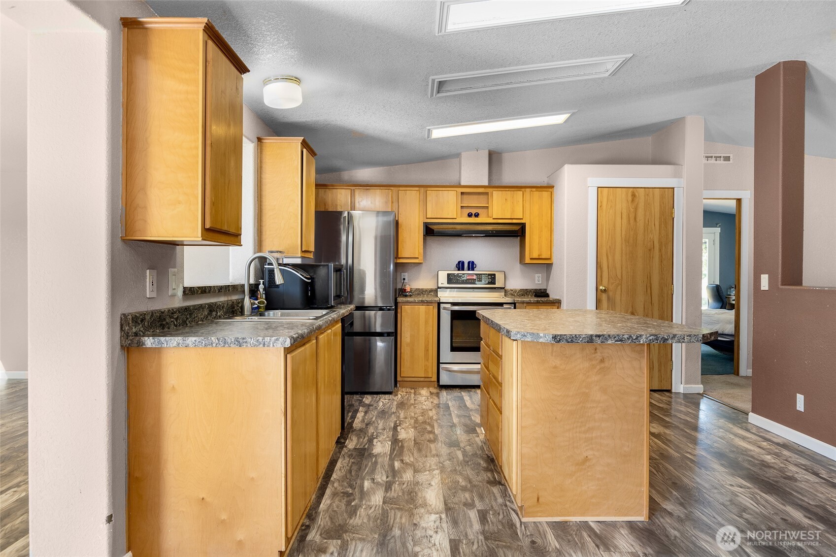 7834 197th Avenue Southwest Rochester, WA 98579 - Photo 4 of 28
