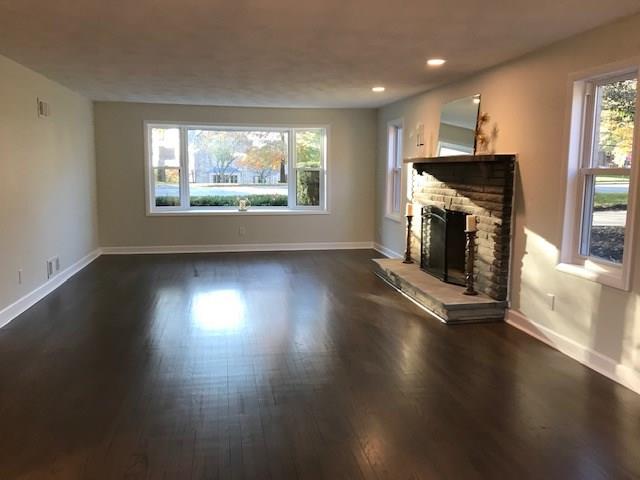1061 Washington Road Pittsburgh, PA 15228 - Photo 6 of 20 Living room