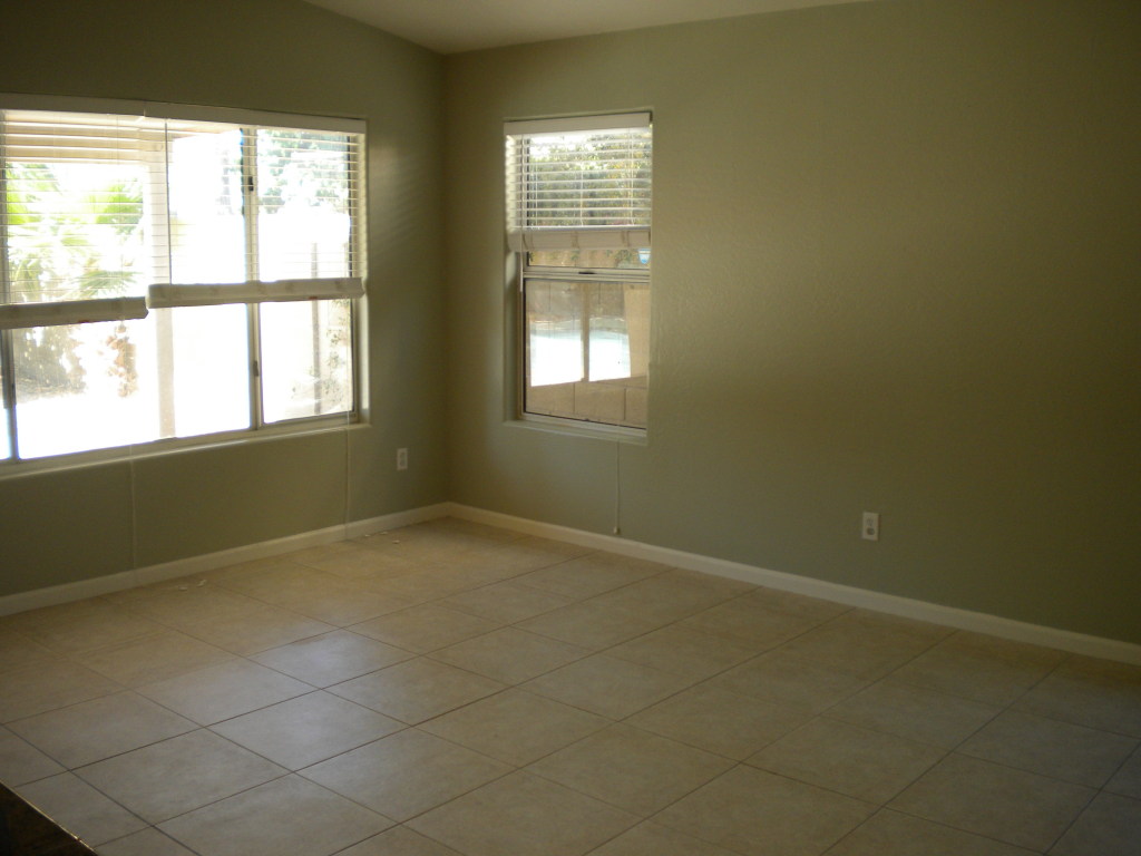 3435 East Utopia Road Phoenix, AZ 85050 - Photo 6 of 15 Family Room