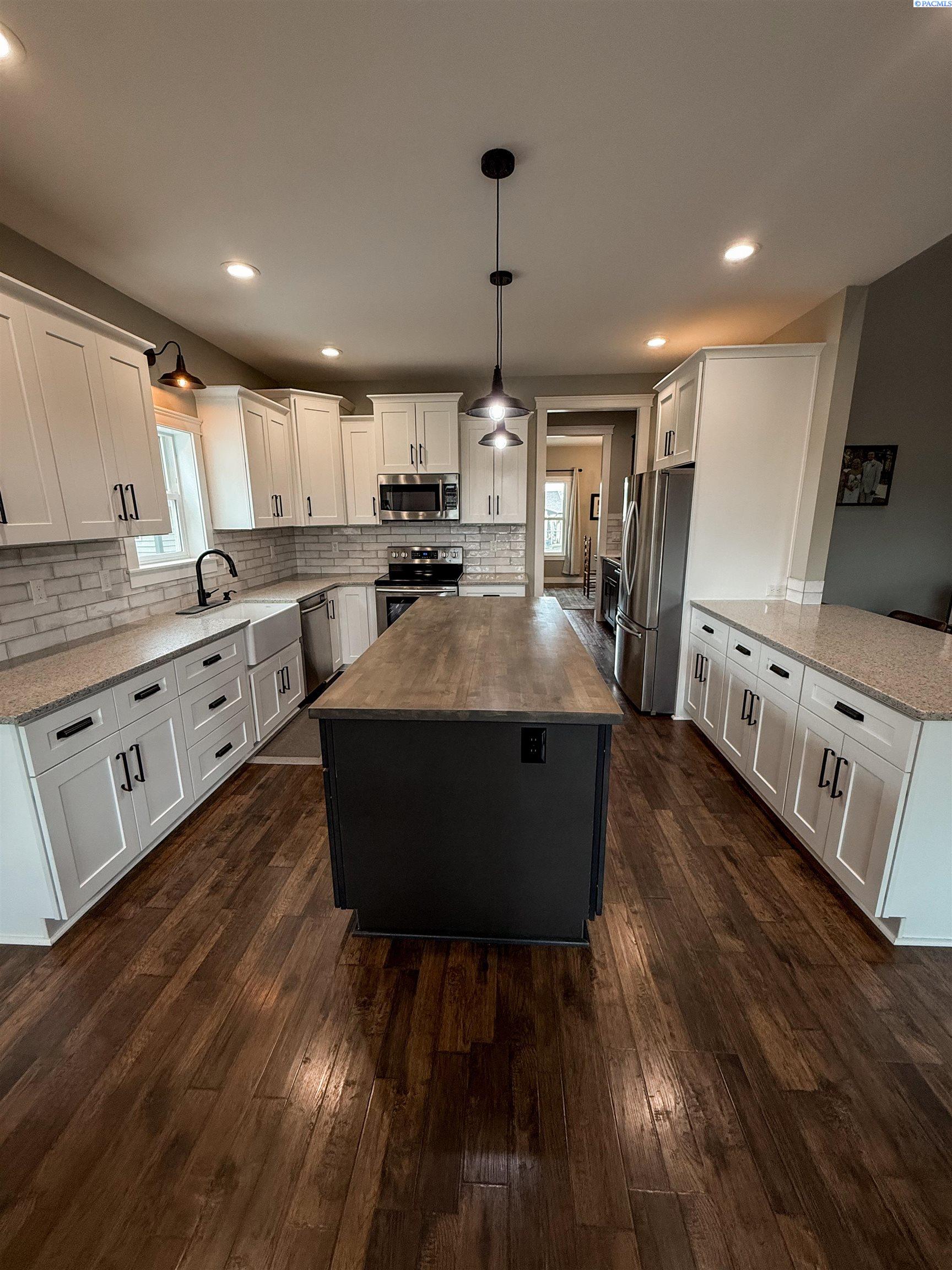 214611 East Perkins Road Kennewick, WA 99337 - Photo 13 of 45 Gallery Image 13