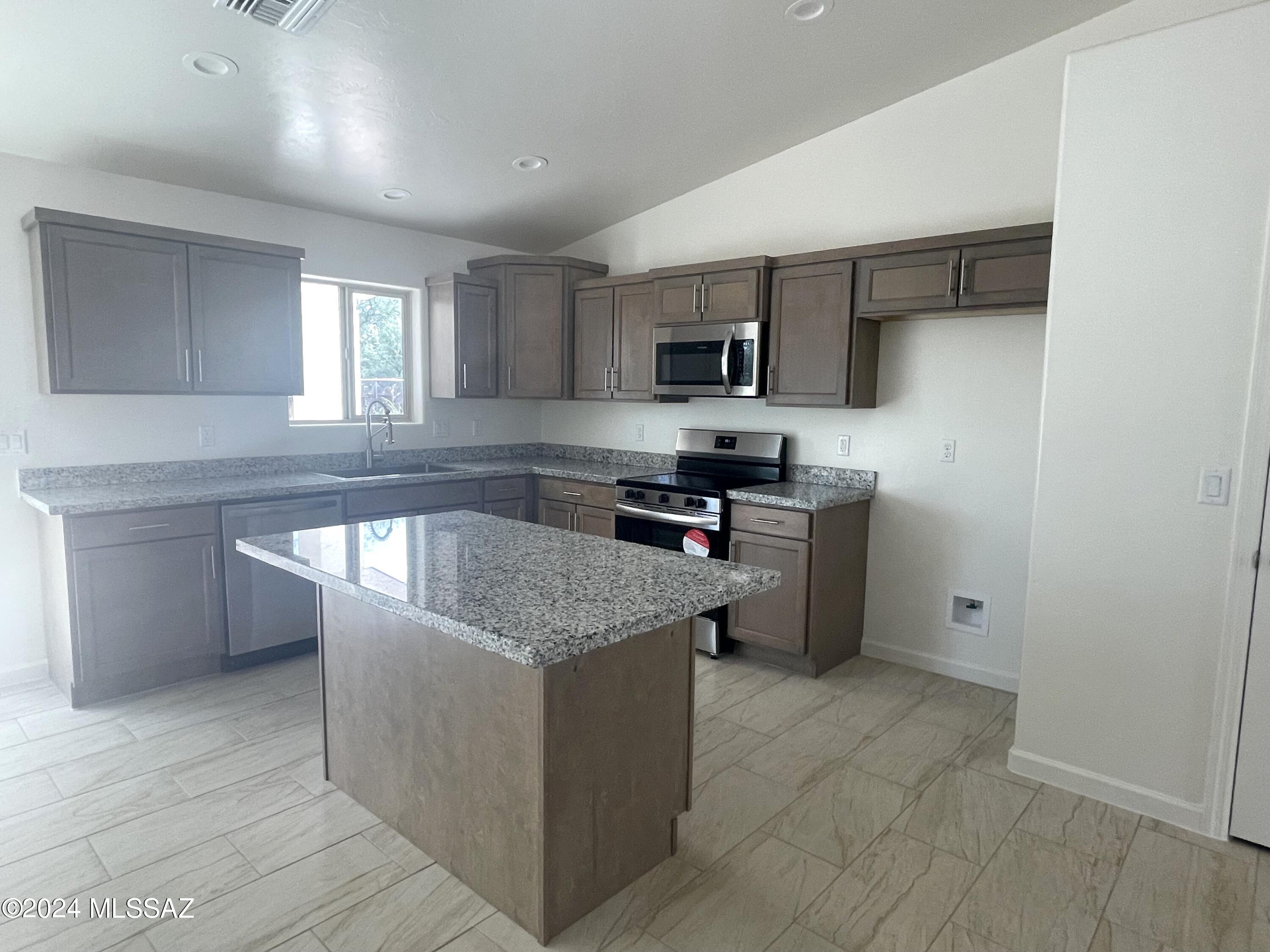 945 Epun Court Rio Rico, AZ 85648 - Photo 4 of 17