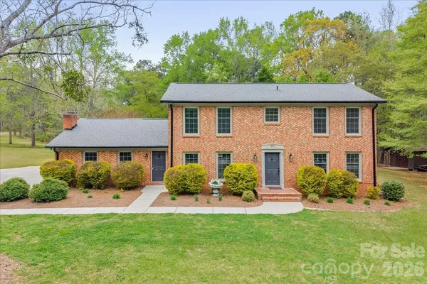 $515,000 | 207 Williamsburg Lane, Wadesboro, NC 28170