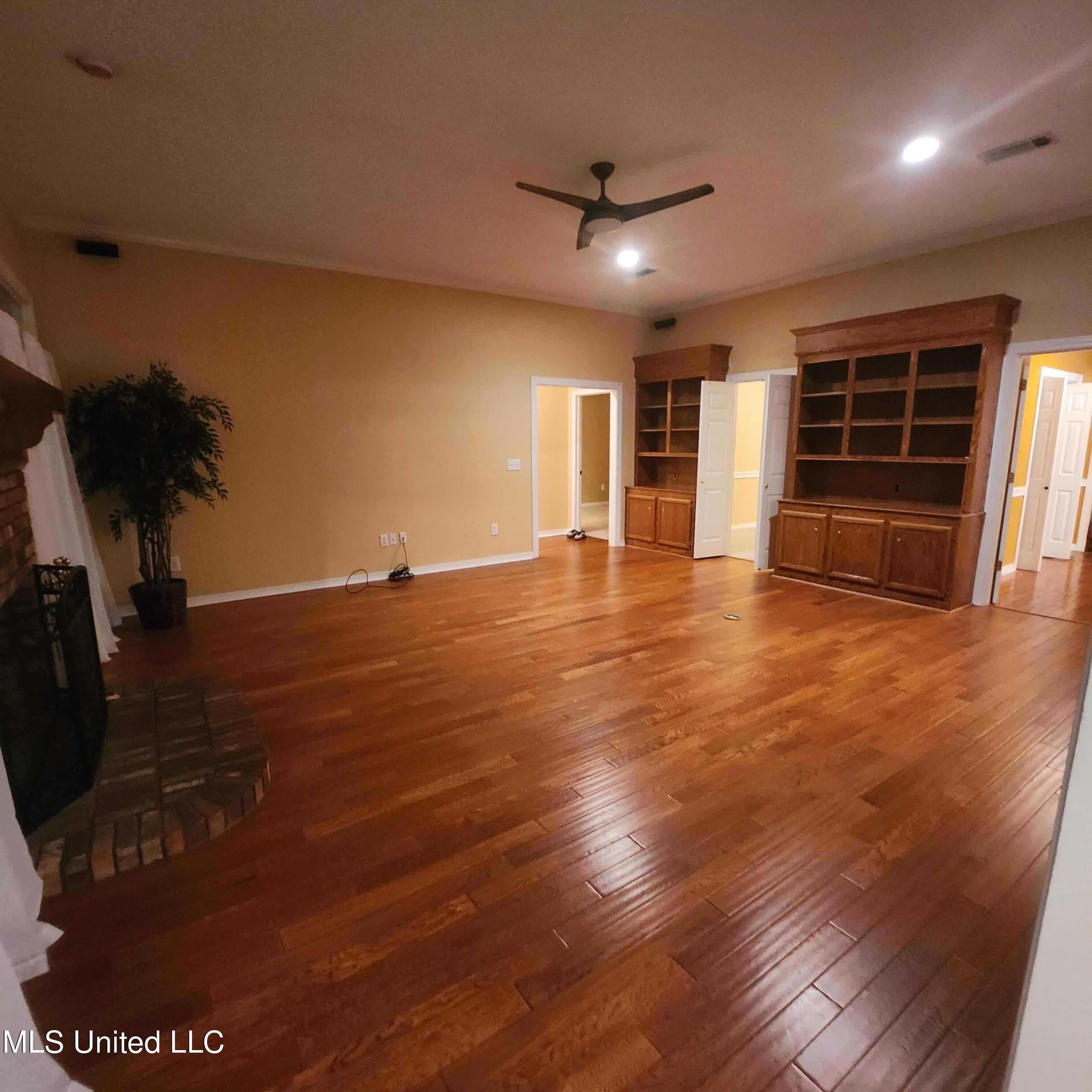 188 McCarty Road Byram, MS 39212 - Photo 5 of 10 20231104_215548