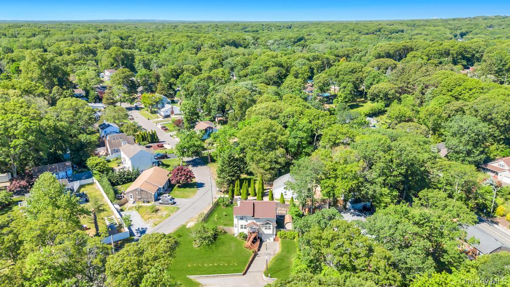 14 Cherry Road Rocky Point, NY 11778 - Photo 4 of 39